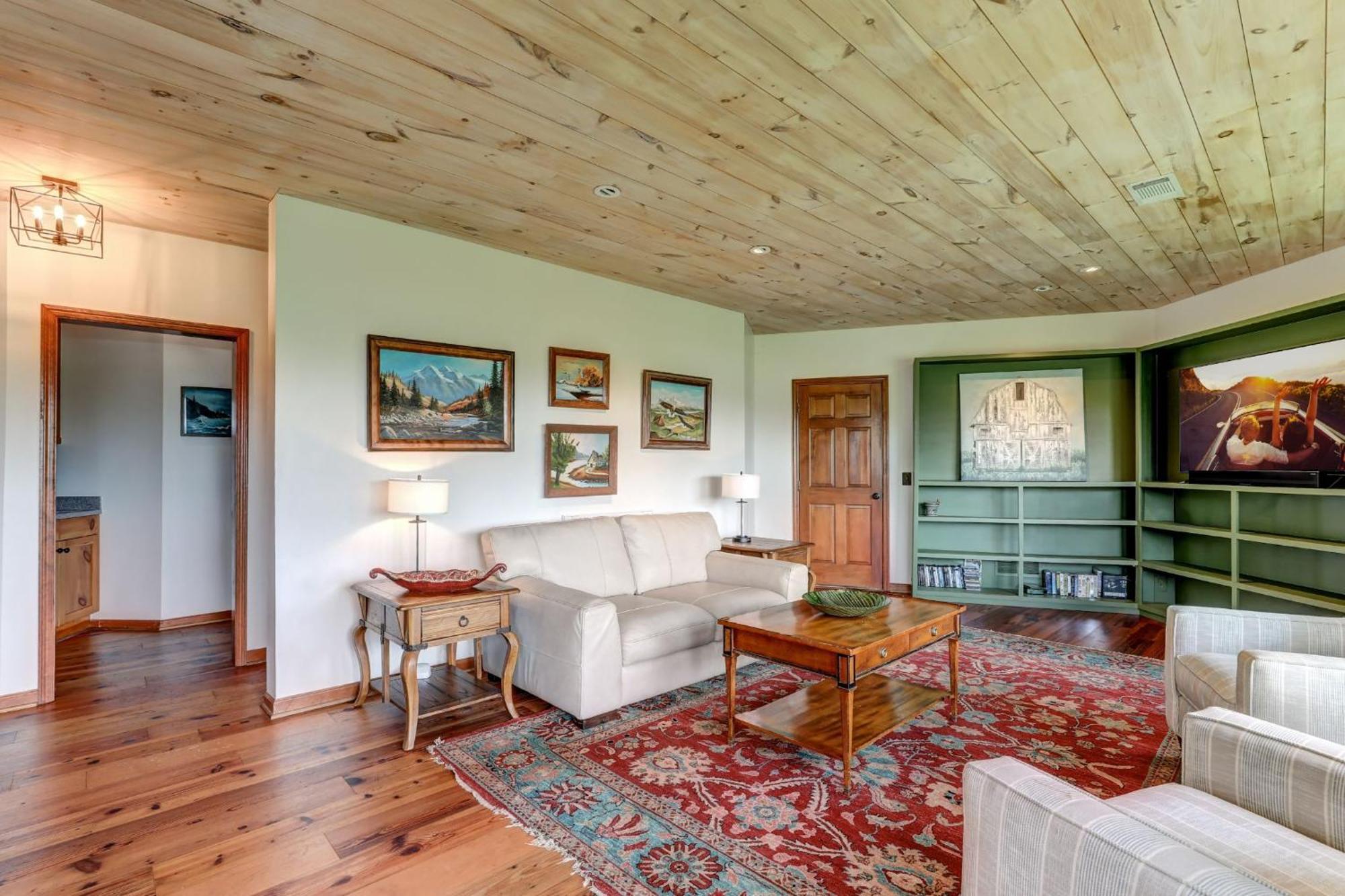 Falken Haus - Relax In Seclusion With Panoramic Lake Views Jasper Exterior foto