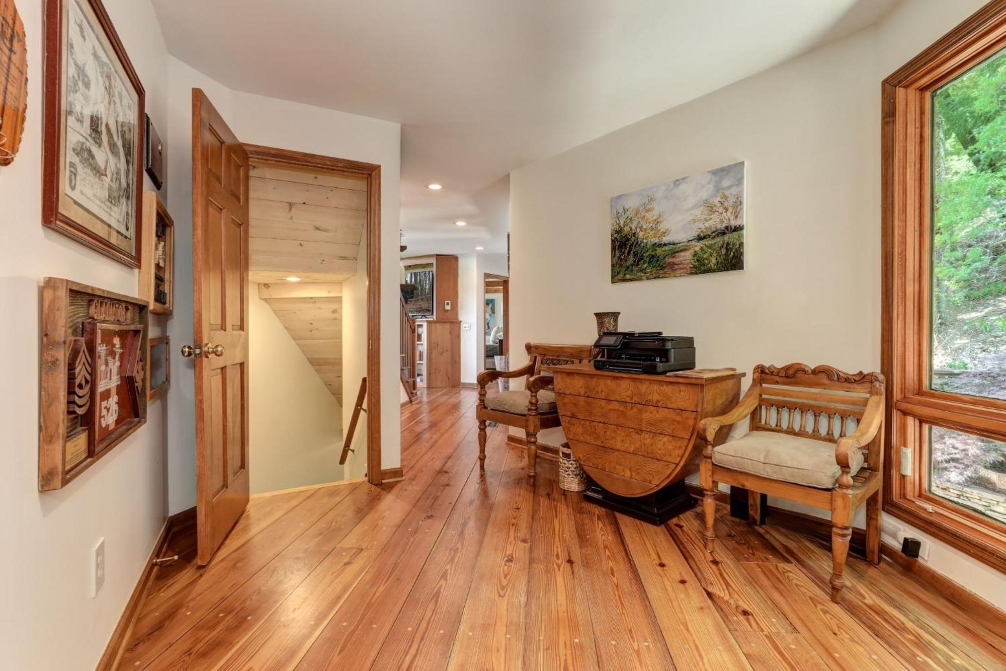 Falken Haus - Relax In Seclusion With Panoramic Lake Views Jasper Exterior foto